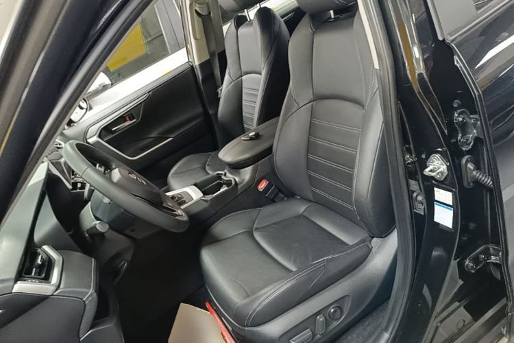 Used Toyota Wildlander 2021 2.0L CVT 4x4 Luxury Edition Left Front Seat