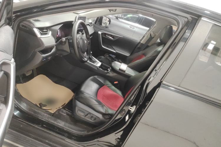 Used Toyota Wildlander 2021 2.0L CVT Two-Wheel Drive Luxury Edition Left Front Seat