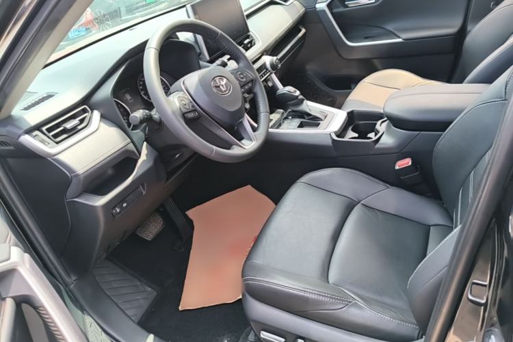 Used Toyota Wildlander 2021 2.0L CVT Two-Wheel Drive Luxury Edition Left Front Seat