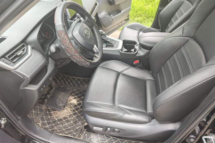 Used Toyota Wildlander 2021 2.0L CVT Two-Wheel Drive Luxury Edition Left Front Seat