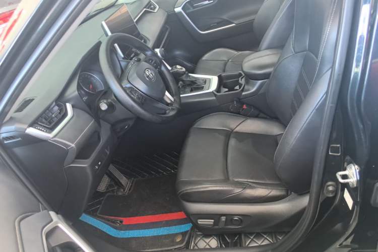Used Toyota Wildlander 2021 2.0L CVT Two-Wheel Drive Luxury Edition Left Front Seat