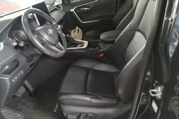 Used Toyota Wildlander 2021 2.0L CVT Two-Wheel Drive Luxury Edition Left Front Seat