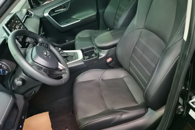 Used Toyota Wildlander 2021 Dual-Engine 2.5L E-CVT Two-Wheel Drive Luxury Edition Left Front Seat