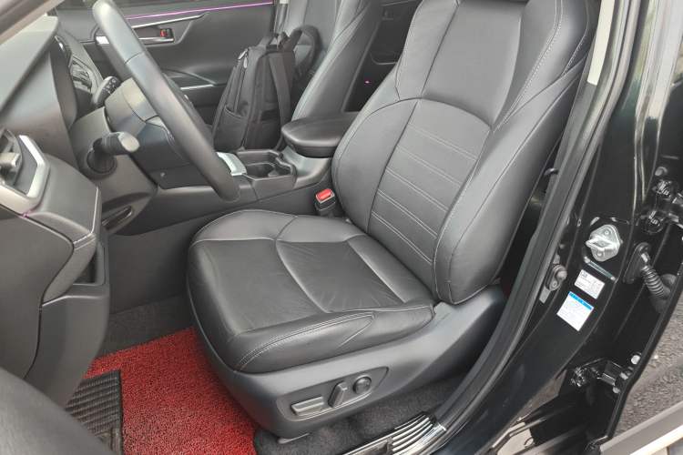 Used Toyota Wildlander 2021 2.0L CVT 4x4 Luxury Edition Left Front Seat