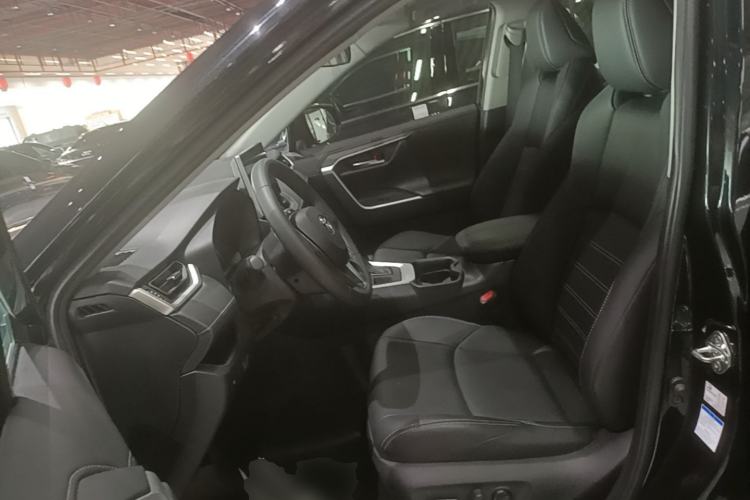 Used Toyota Wildlander 2021 2.0L CVT 4x4 Luxury Edition Left Front Seat