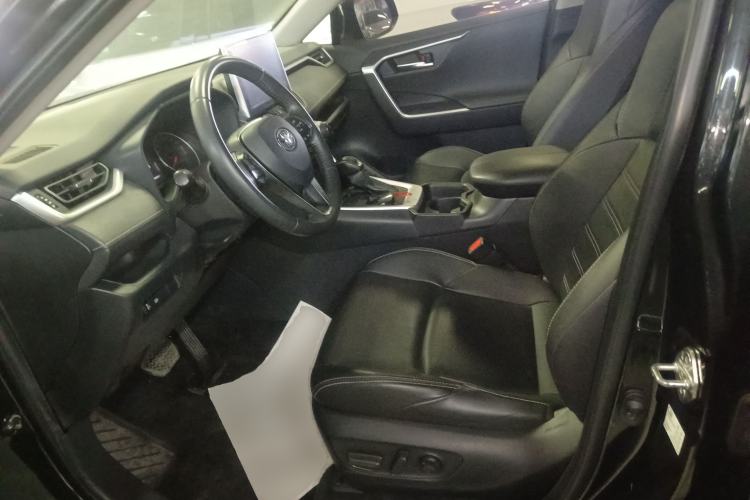 Used Toyota Wildlander 2021 2.0L CVT Two-Wheel Drive Luxury Edition Left Front Seat