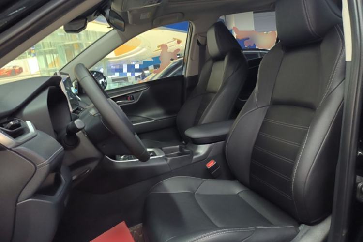 Used Toyota Wildlander 2021 2.0L CVT Two-Wheel Drive Luxury Edition Left Front Seat