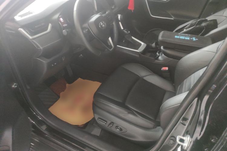 Used Toyota Wildlander 2021 2.0L CVT Two-Wheel Drive Luxury Edition Left Front Seat