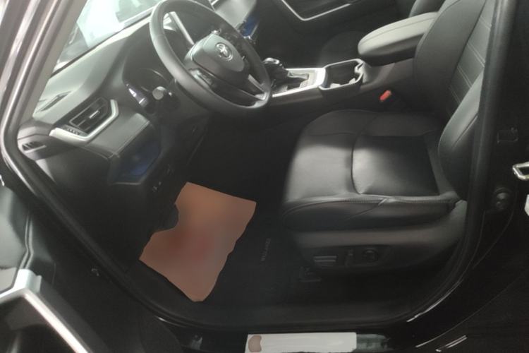Used Toyota Wildlander 2021 Dual-Engine 2.5L E-CVT Two-Wheel Drive Luxury Edition Left Front Seat