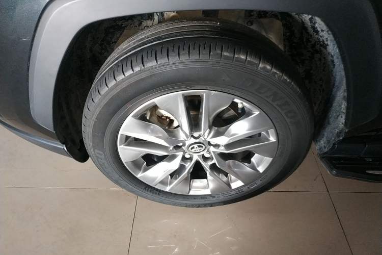 Used Toyota Wildlander 2021 2.0L CVT 4x4 Luxury Edition Left Front Wheel Hub