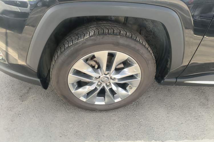 Used Toyota Wildlander 2021 2.0L CVT Two-Wheel Drive Luxury Edition Left Front Wheel Hub