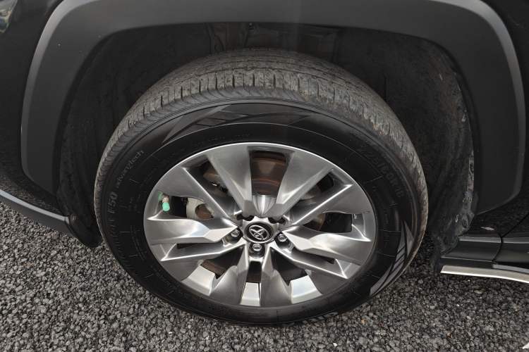 Used Toyota Wildlander 2021 2.0L CVT 4x4 Luxury Edition Left Front Wheel Hub