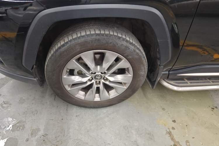 Used Toyota Wildlander 2021 Dual-Engine 2.5L E-CVT Two-Wheel Drive Luxury Edition Left Front Wheel Hub