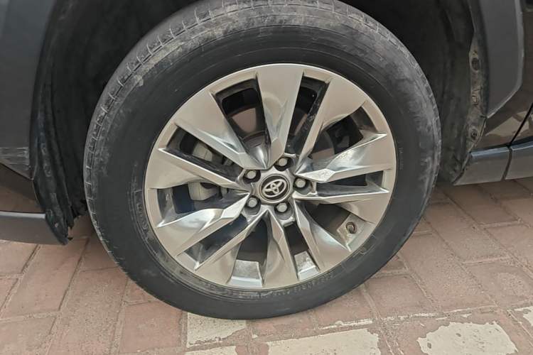 Used Toyota Wildlander 2021 2.0L CVT 4x4 Luxury Edition Left Front Wheel Hub