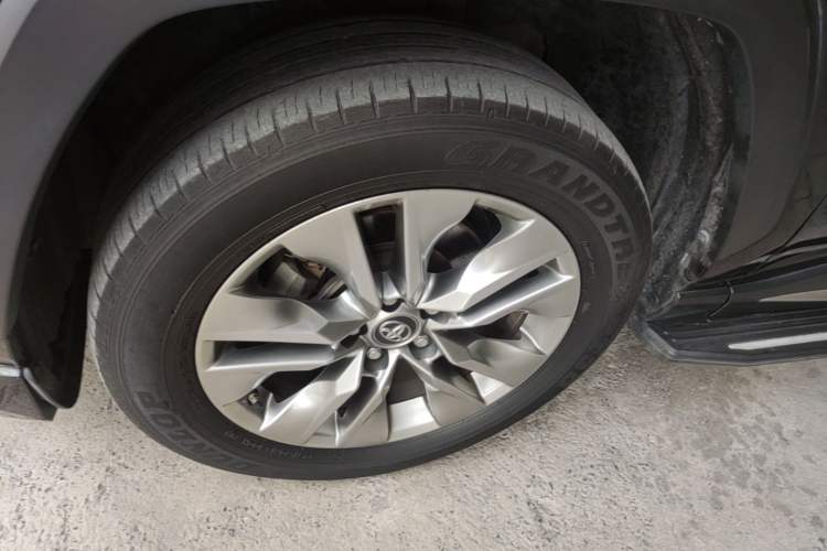 Used Toyota Wildlander 2021 2.0L CVT Two-Wheel Drive Luxury Edition Left Front Wheel Hub