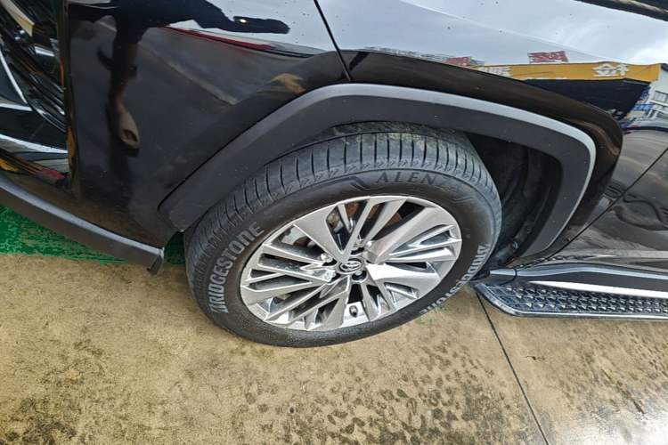 Used Toyota Wildlander 2021 2.0L CVT Two-Wheel Drive Luxury Edition Left Front Wheel Hub