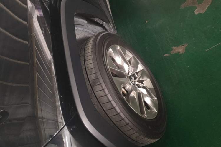 Used Toyota Wildlander 2021 Dual-Engine 2.5L E-CVT Two-Wheel Drive Luxury Edition Left Front Wheel Hub