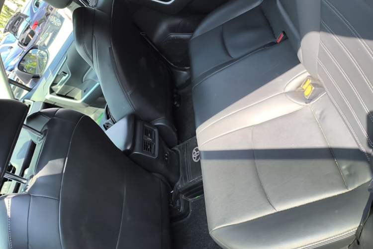 Used Toyota Wildlander 2021 Dual-Engine 2.5L E-CVT Two-Wheel Drive Luxury Edition Left Rear Seat