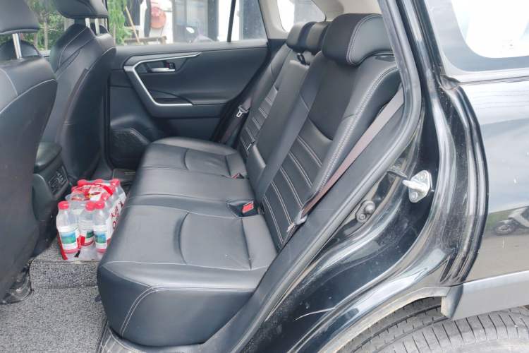 Used Toyota Wildlander 2021 2.0L CVT Two-Wheel Drive Luxury Edition Left Rear Seat