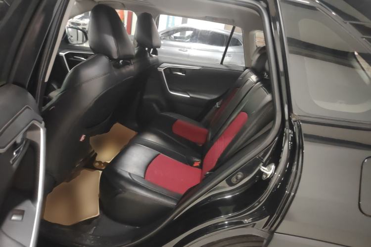 Used Toyota Wildlander 2021 2.0L CVT Two-Wheel Drive Luxury Edition Left Rear Seat