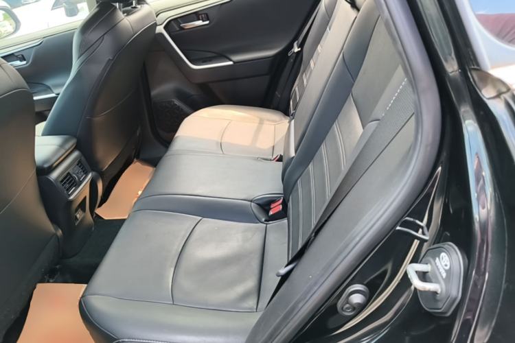 Used Toyota Wildlander 2021 2.0L CVT Two-Wheel Drive Luxury Edition Left Rear Seat