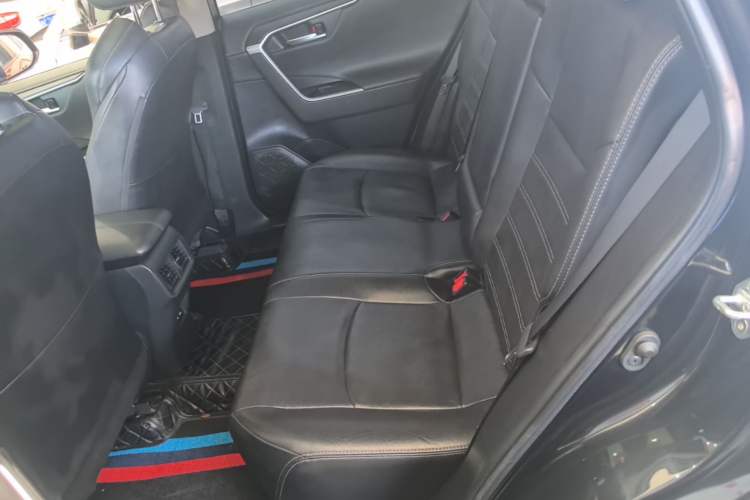 Used Toyota Wildlander 2021 2.0L CVT Two-Wheel Drive Luxury Edition Left Rear Seat
