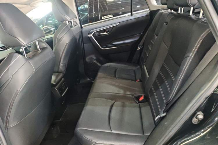 Used Toyota Wildlander 2021 Dual-Engine 2.5L E-CVT Two-Wheel Drive Luxury Edition Left Rear Seat