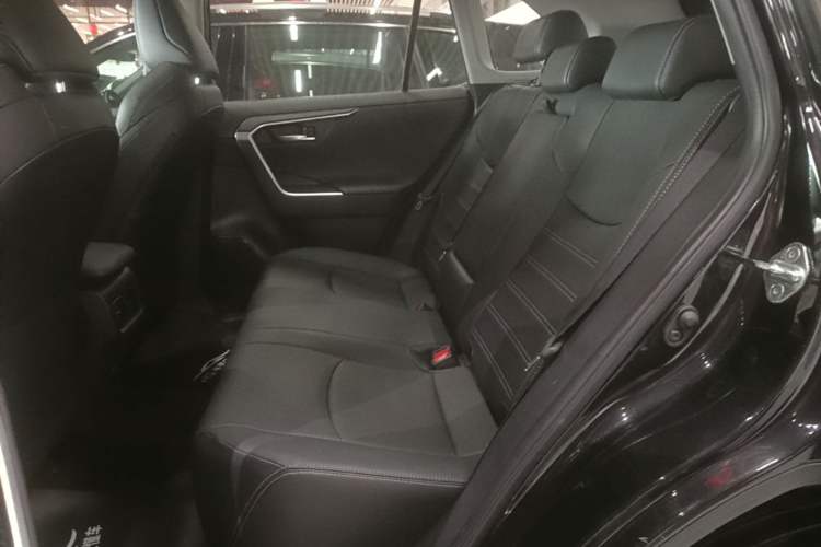 Used Toyota Wildlander 2021 2.0L CVT 4x4 Luxury Edition Left Rear Seat