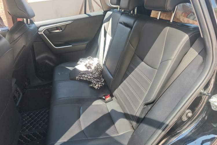 Used Toyota Wildlander 2021 2.0L CVT 4x4 Luxury Edition Left Rear Seat