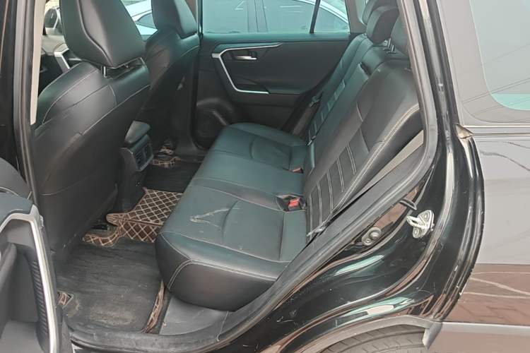 Used Toyota Wildlander 2021 2.0L CVT 4x4 Luxury Edition Left Rear Seat