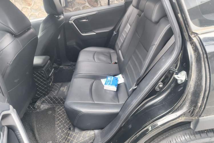 Used Toyota Wildlander 2021 2.0L CVT Two-Wheel Drive Luxury Edition Left Rear Seat