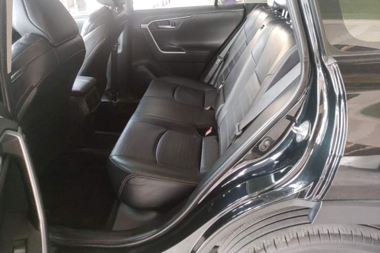 Used Toyota Wildlander 2021 2.0L CVT Two-Wheel Drive Luxury Edition Left Rear Seat
