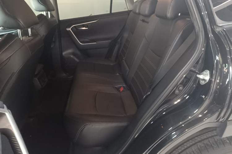 Used Toyota Wildlander 2021 2.0L CVT Two-Wheel Drive Luxury Edition Left Rear Seat