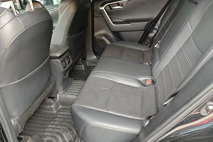 Used Toyota Wildlander 2021 2.0L CVT Two-Wheel Drive Luxury Edition Left Rear Seat
