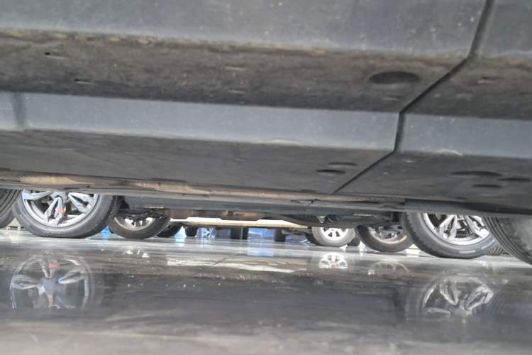 Used Toyota Wildlander 2021 2.0L CVT Two-Wheel Drive Luxury Edition Left Side Sill