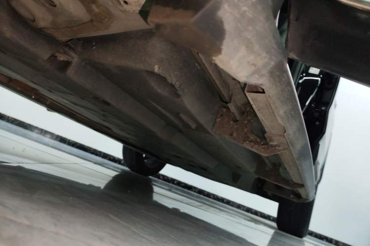 Used Toyota Wildlander 2021 2.0L CVT Two-Wheel Drive Luxury Edition Left Side Sill