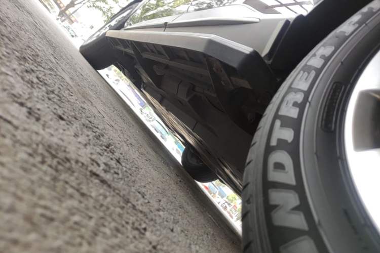 Used Toyota Wildlander 2021 2.0L CVT Two-Wheel Drive Luxury Edition Left Side Sill