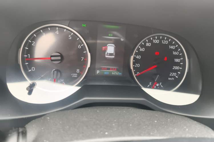 Used Toyota Wildlander 2021 2.0L CVT Two-Wheel Drive Luxury Edition Odometer Close Up