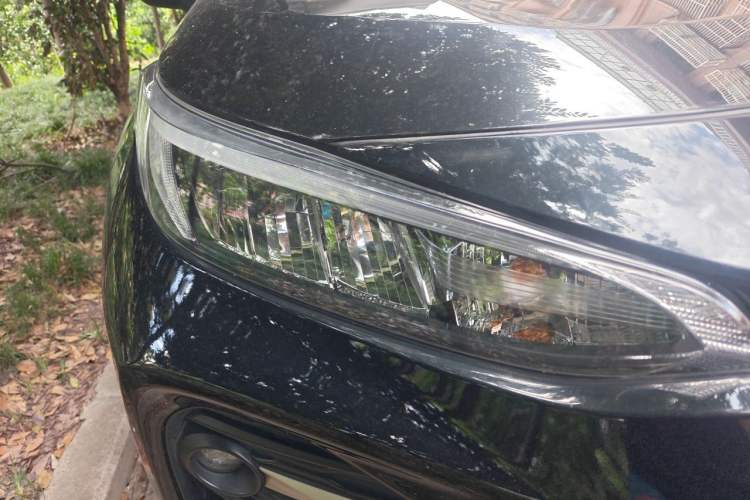 Used Toyota Wildlander 2021 2.0L CVT Two-Wheel Drive Luxury Edition Right Front Headlight