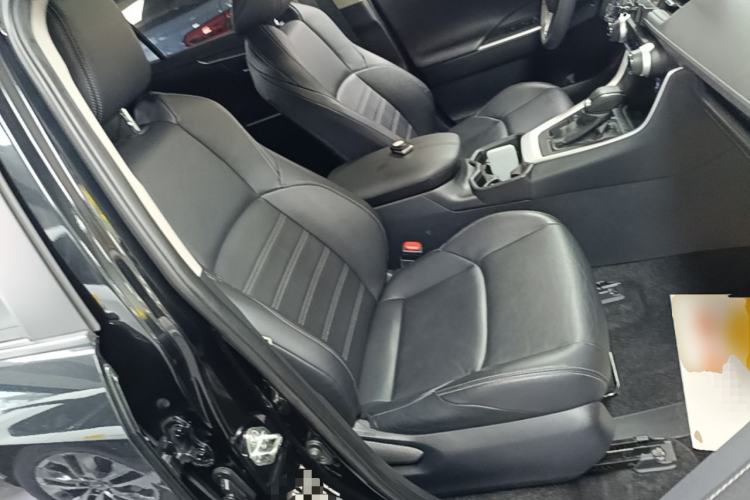 Used Toyota Wildlander 2021 2.0L CVT 4x4 Luxury Edition Right Front Seat
