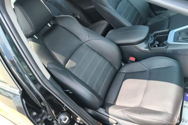 Used Toyota Wildlander 2021 2.0L CVT Two-Wheel Drive Luxury Edition Right Front Seat
