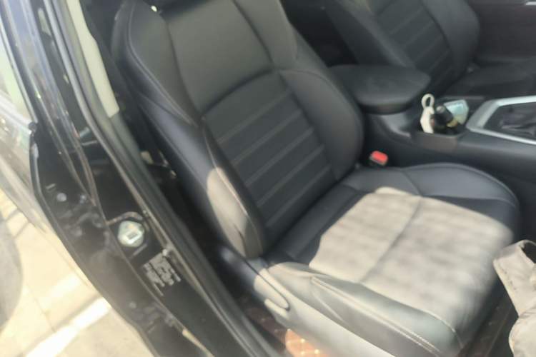 Used Toyota Wildlander 2021 2.0L CVT Two-Wheel Drive Luxury Edition Right Front Seat