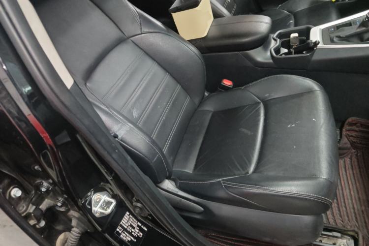 Used Toyota Wildlander 2021 Dual-Engine 2.5L E-CVT Two-Wheel Drive Luxury Edition Right Front Seat