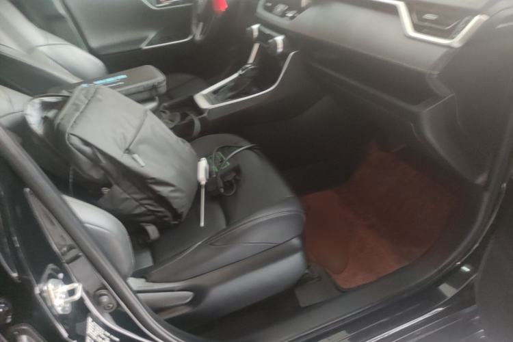 Used Toyota Wildlander 2021 2.0L CVT Two-Wheel Drive Luxury Edition Right Front Seat
