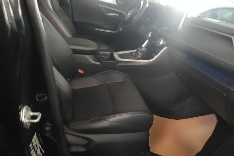 Used Toyota Wildlander 2021 Dual-Engine 2.5L E-CVT Two-Wheel Drive Luxury Edition Right Front Seat
