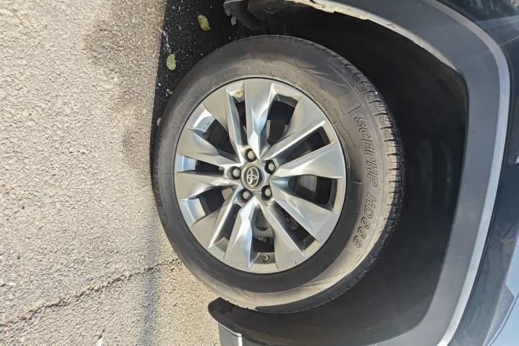 Used Toyota Wildlander 2021 Dual-Engine 2.5L E-CVT Two-Wheel Drive Luxury Edition Right Front Wheel Hub