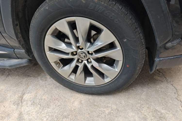 Used Toyota Wildlander 2021 Dual-Motor 2.5L E-CVT Four-Wheel Drive Luxury Edition Right Front Wheel Hub