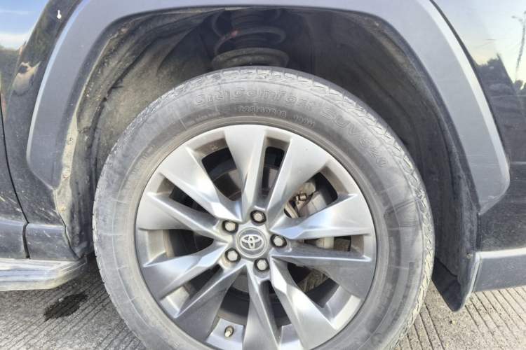 Used Toyota Wildlander 2021 2.0L CVT Two-Wheel Drive Luxury Edition Right Front Wheel Hub