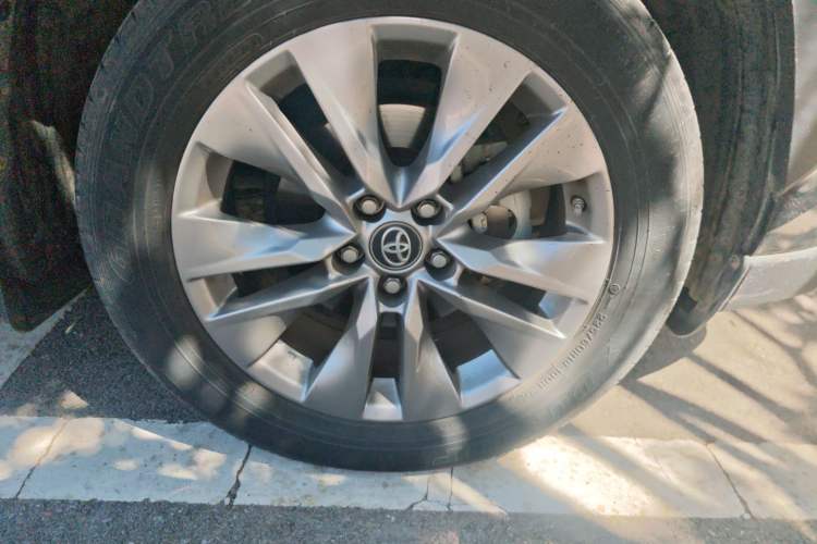 Used Toyota Wildlander 2021 2.0L CVT 4x4 Luxury Edition Right Front Wheel Hub