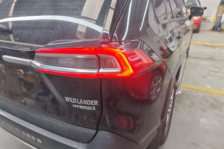 Used Toyota Wildlander 2021 Dual-Engine 2.5L E-CVT Two-Wheel Drive Luxury Edition Right Rear Taillight